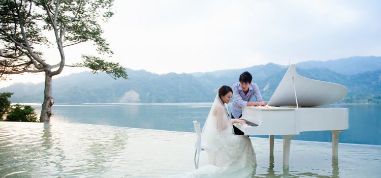 【情人節首選】漂在湖上的鋼琴!苗栗「勻淨湖」法式餐廳 超浪漫! 【情人節首選】漂在湖上的鋼琴!苗栗「勻淨湖」法式餐廳 超浪漫!