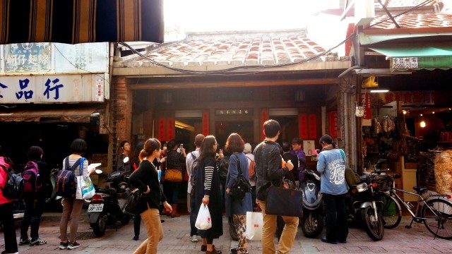 假日小確幸:與好友到大街上看戲看熱鬧,我們並不只是旅遊的過客