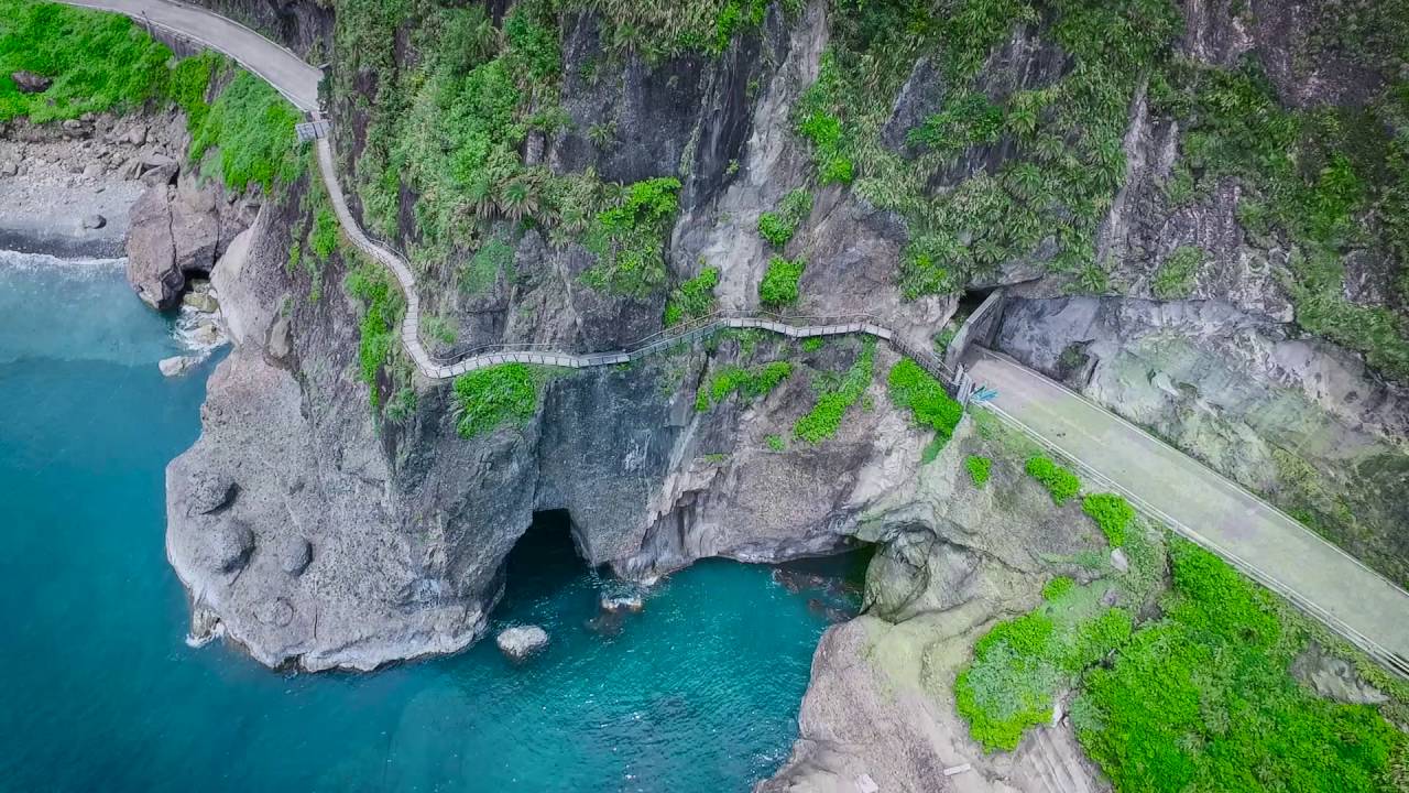 【絕美秘境】踏上花蓮「海上古道」在「透明玻璃」上俯瞰藍色太平洋!